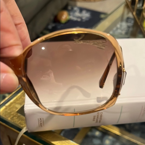 Authentic LOUIS VUITTON 
Gina Sunglasses Z0052W Light Glitter Honey ?
